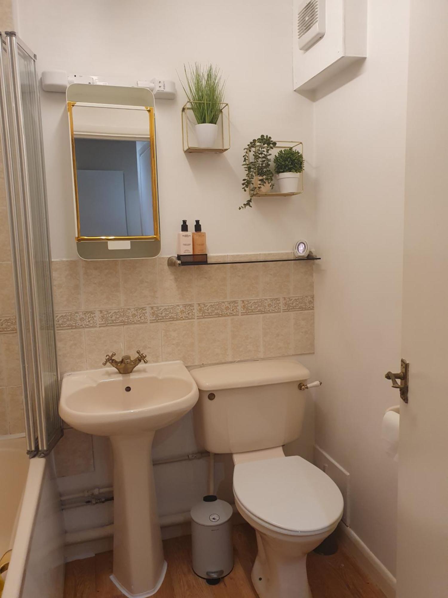 Lovely 1Bedrood Apartment جيلدفورد المظهر الخارجي الصورة