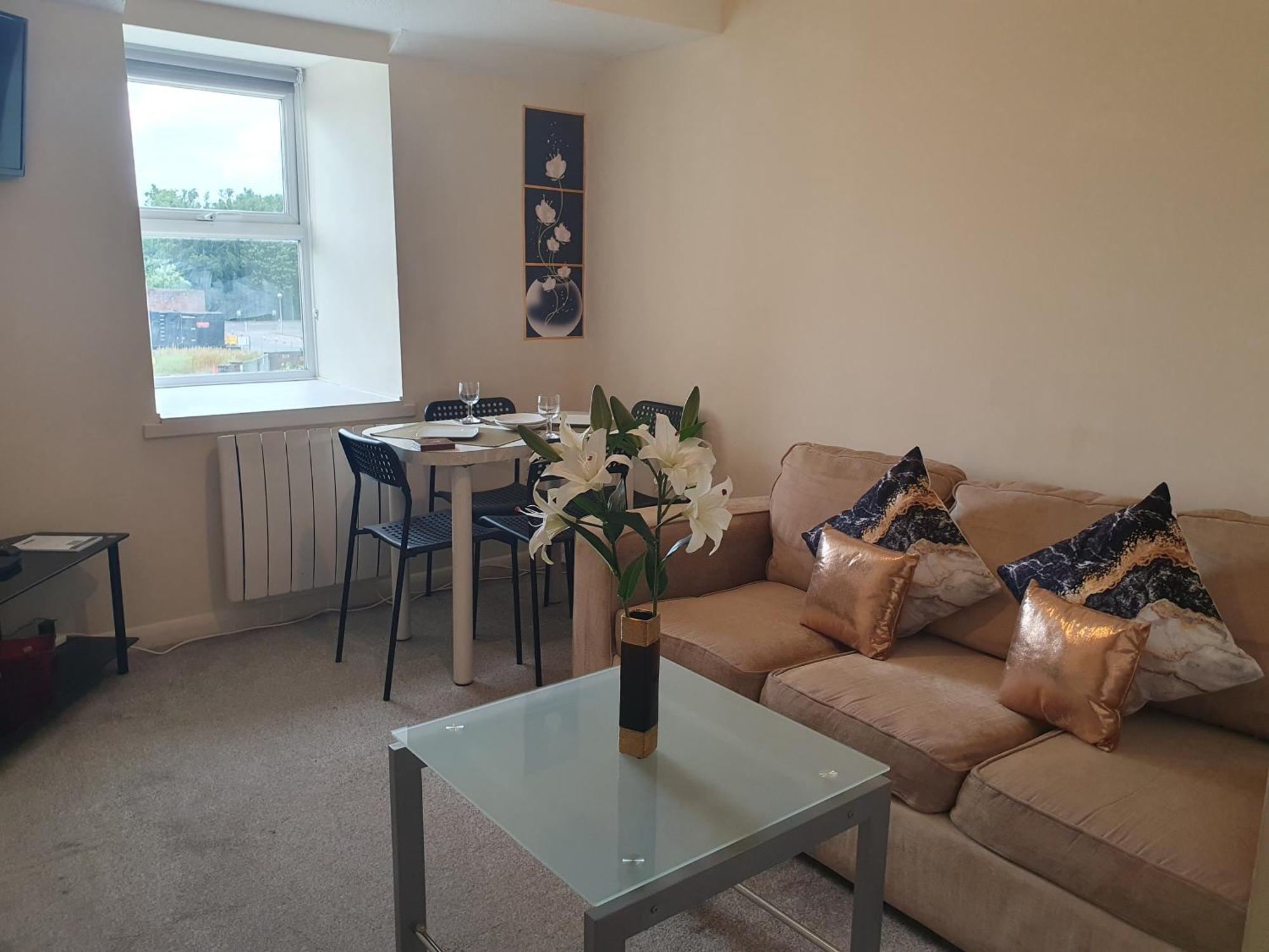 Lovely 1Bedrood Apartment جيلدفورد المظهر الخارجي الصورة