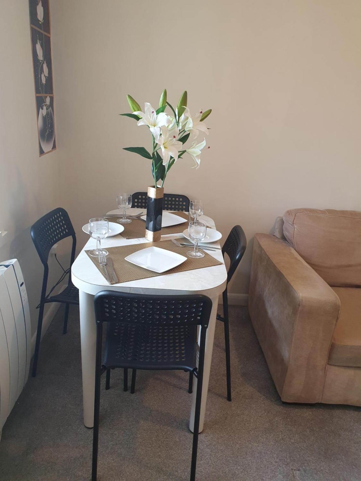 Lovely 1Bedrood Apartment جيلدفورد المظهر الخارجي الصورة