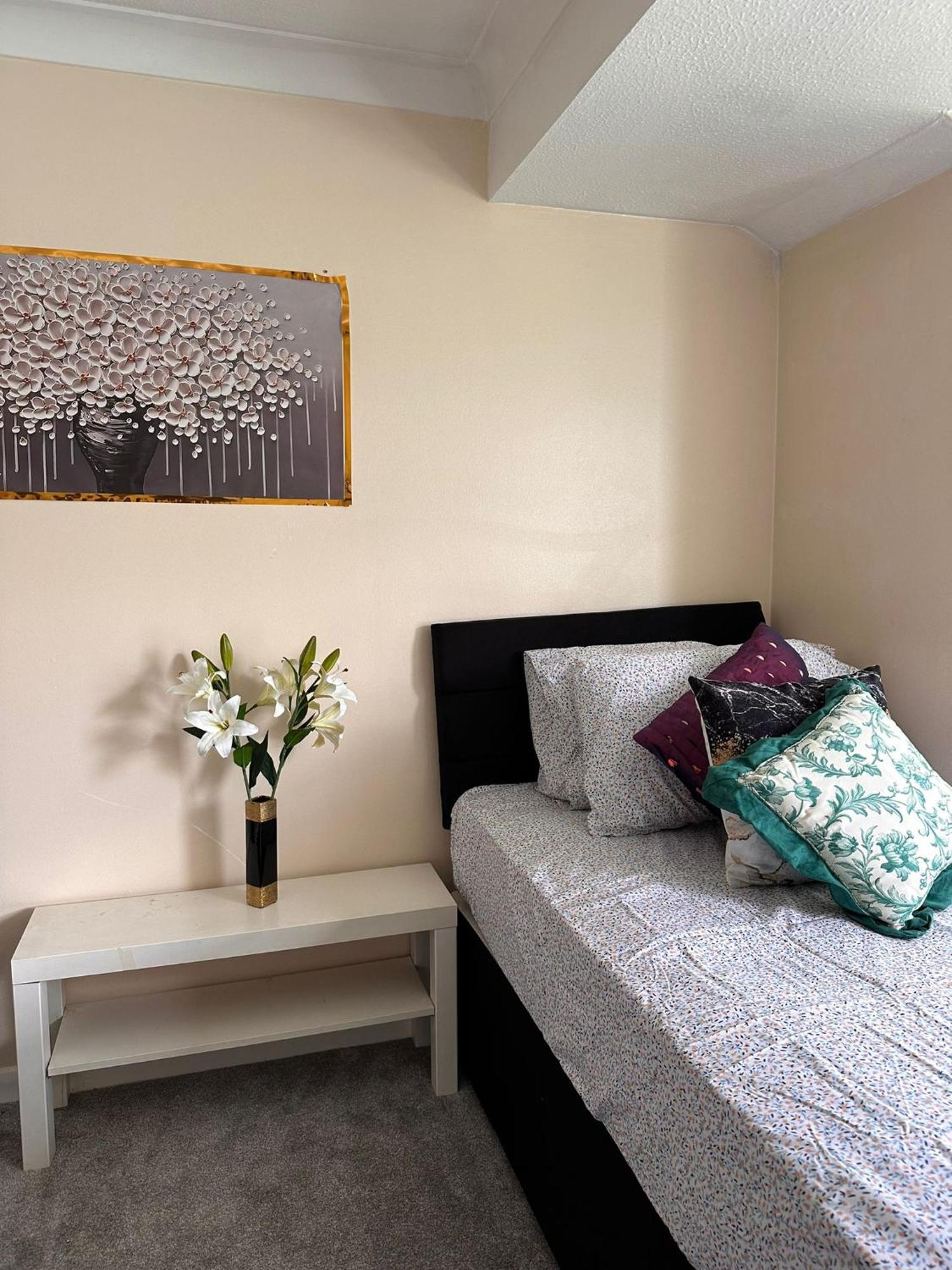 Lovely 1Bedrood Apartment جيلدفورد المظهر الخارجي الصورة