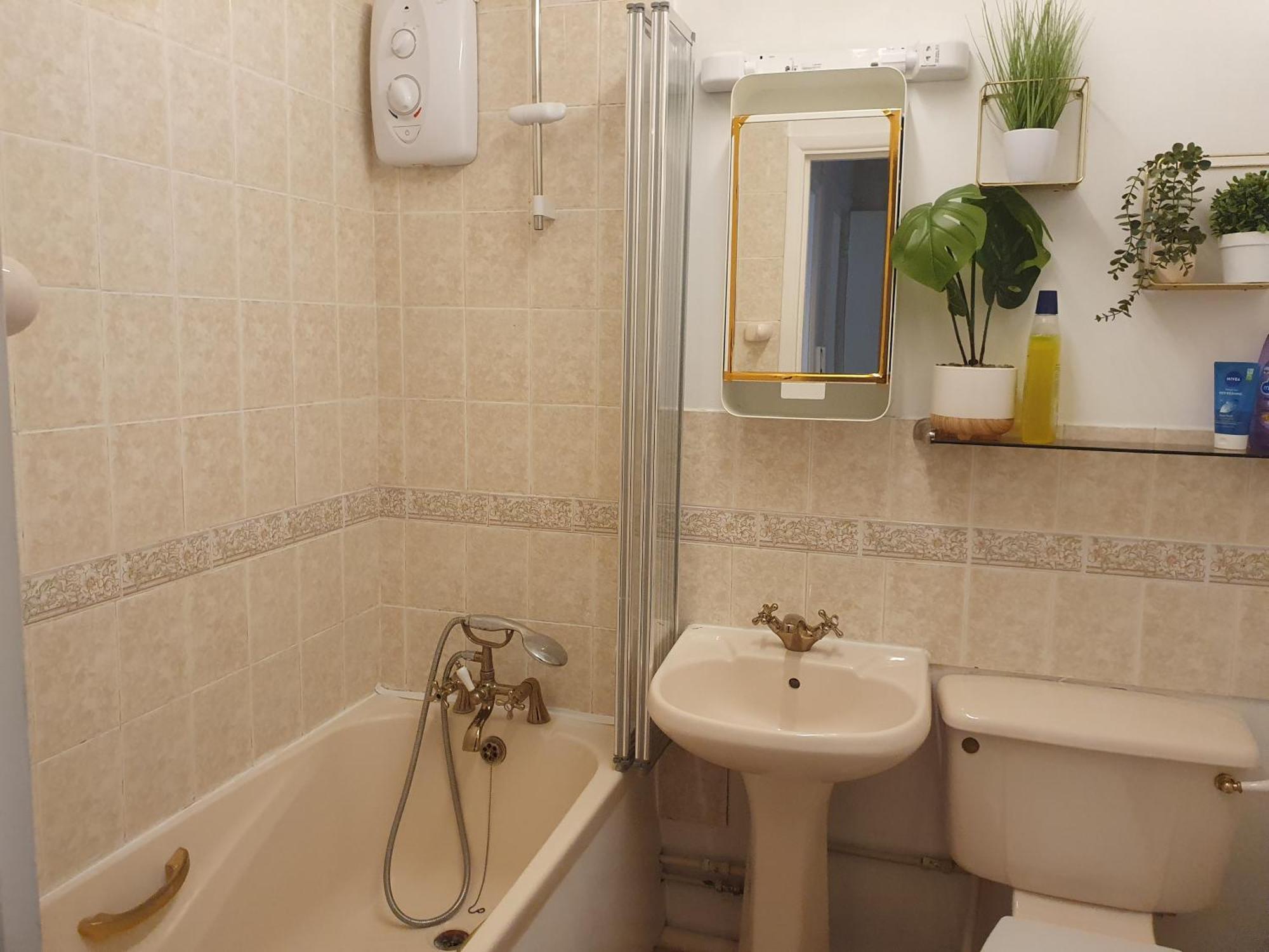 Lovely 1Bedrood Apartment جيلدفورد المظهر الخارجي الصورة