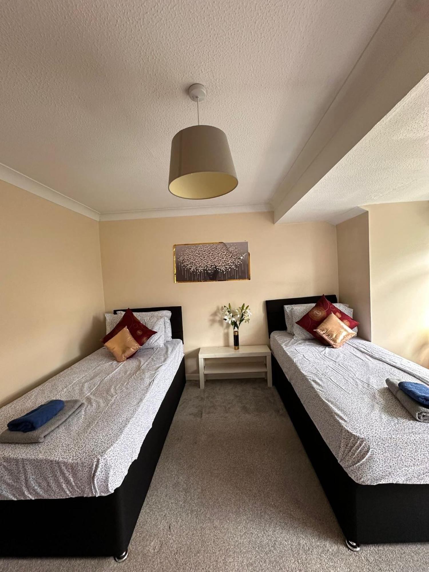 Lovely 1Bedrood Apartment جيلدفورد المظهر الخارجي الصورة